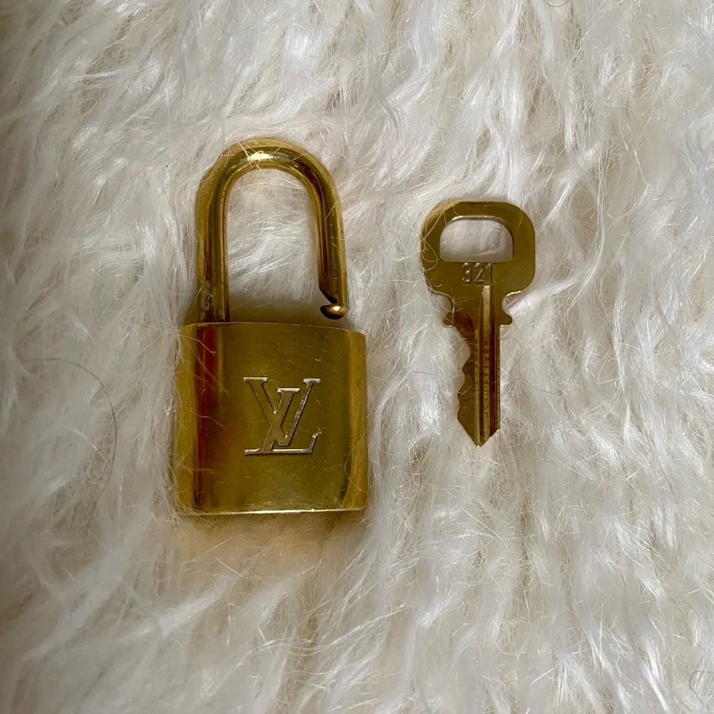 Louis Vuitton Lock & Key #321 - Picture 4 of 6